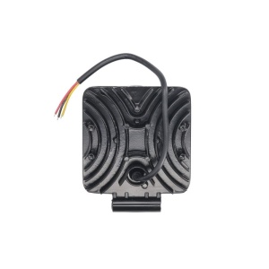 Vedere din spate a proiectorului LED de lucru M-Tech de 42 W, cu sistemul de răcire.