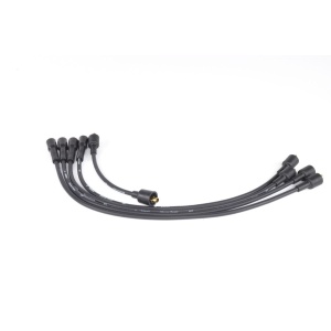 Setul complet de fise bujii Bosch pentru Suzuki Samurai (1988-2004), cu ambele tipuri de conectori.