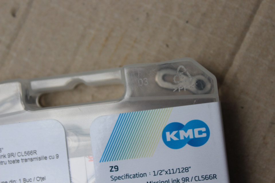 KMC Z9 Gri + quick link