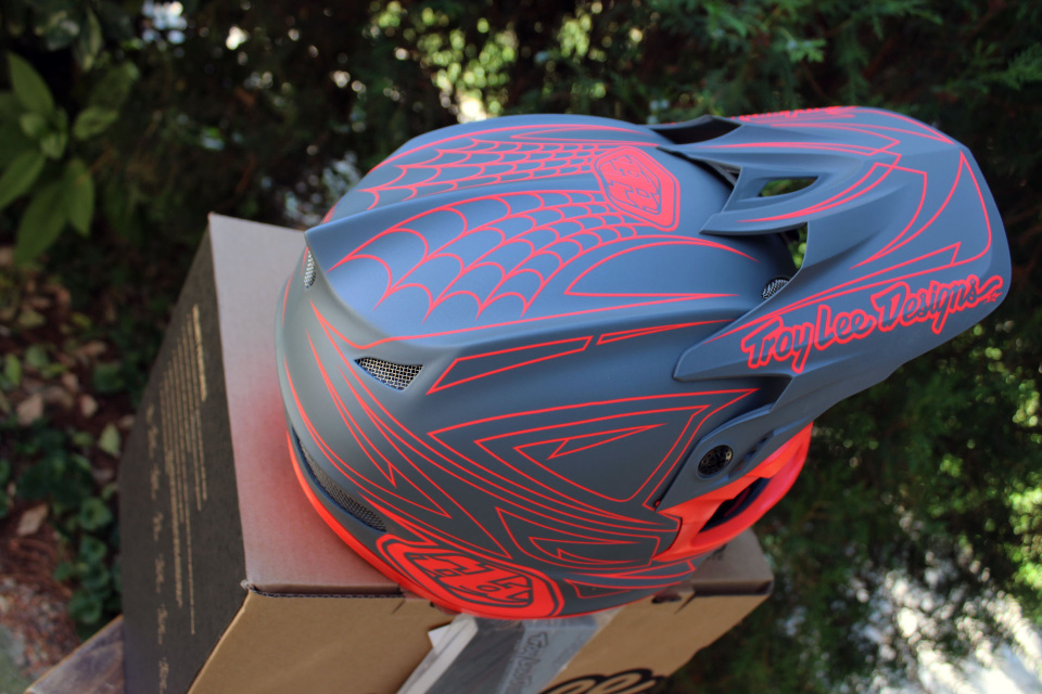 troy-lee-designs-d3-fiberlite-