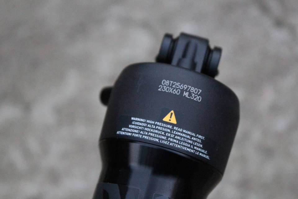rockshox-deluxe-select-
