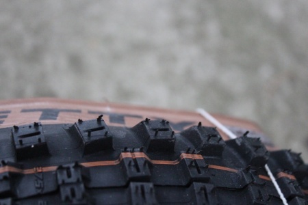 Schwalbe Big Betty Evo Super Gravity 27.5x2.40" Addix Soft E-50 - pliabil - Img 6