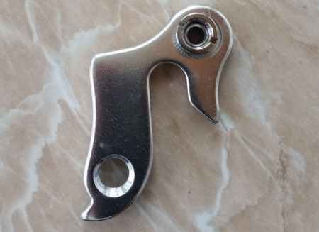 Ureche Q-02 cu surub