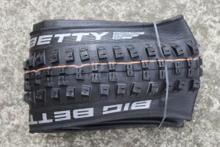 Schwalbe Big Betty Evo Super Trail 29x2.40 Addix Soft E-50 TL-Ready - Img 4