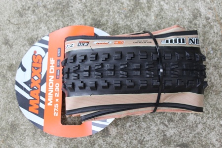 Maxxis Minion DHF II Tanwall WT 27.5x2.30" TR EXO 3C Maxxterra Tubeless - Img 2
