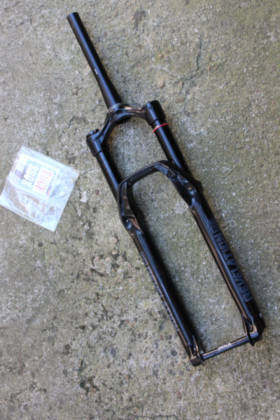 RockShox Revelation RC29" DebonAir 150mm Tapered Boost furca suspensie - Img 4