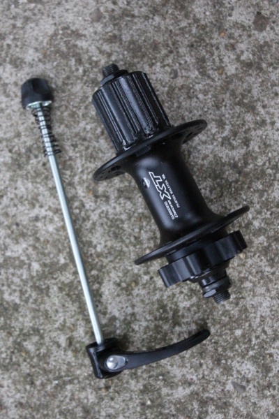 Shimano XT FH-M756A Disc butuc spate + QR alu - Img 2