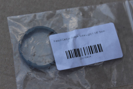 Radon carbon Extralight Spacer 1.1/8" negru 5mm - Img 2