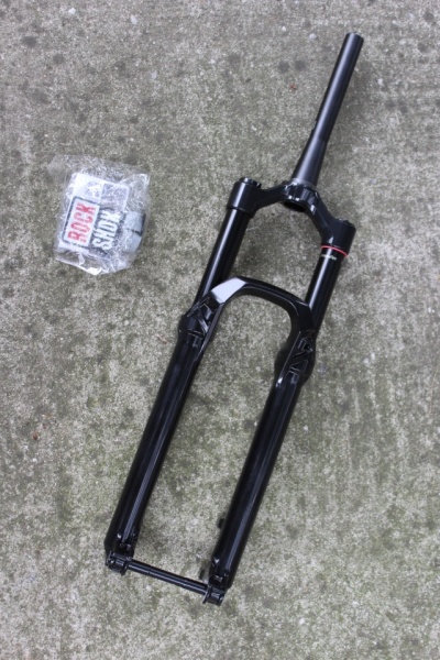 RockShox Lyrik Base 29" suspensie furca - 150mm - 44mm Offset - Tapered - 15x110mm Boost - Img 2