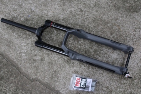 RockShox ZEB Ultimate Charger 3 RC2 29" DebonAir+ 190mm Tapered Boost furca telescopica - Img 3