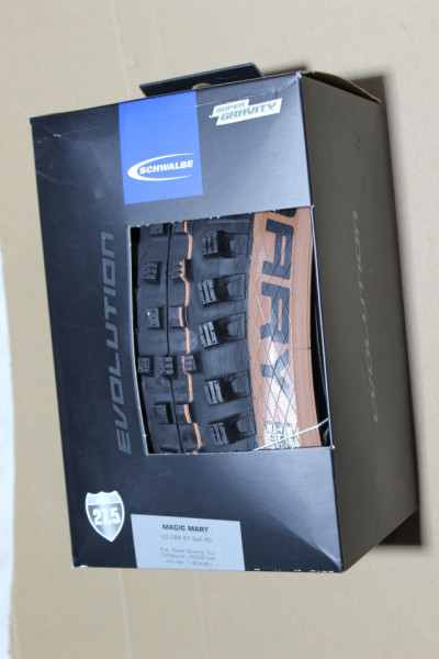 Schwalbe Magic Mary Evo 27.5x2.40 Bronze Addix Soft - Super Gravity DH TL-Easy - Img 4