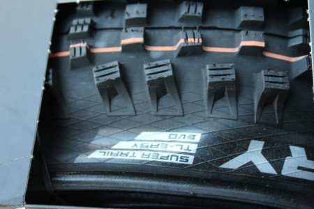 Schwalbe Magic Mary Evo Super Trail 27.5x2.60 Addix Soft E-25 TL-Easy - Img 2
