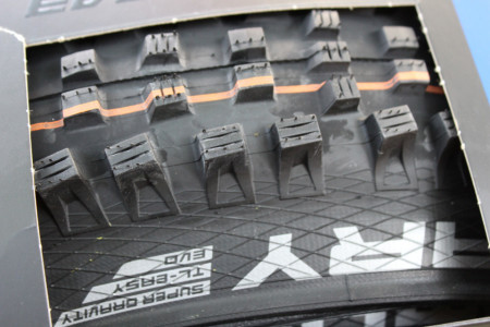 Schwalbe Magic Mary Evo 29x2.40 Addix Super Gravity DH TL-Easy Soft - Img 4