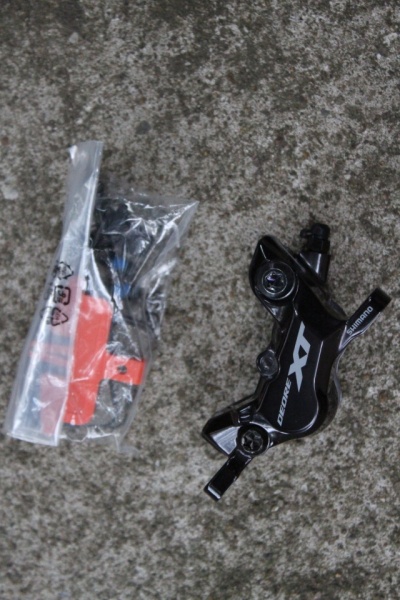 Shimano XT BR-M8120 etrier Post-Mount + placute N03A - Img 7