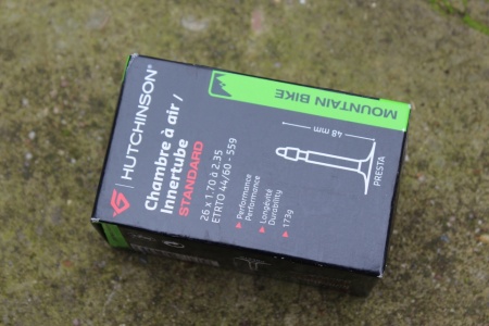 Hutchinson Standard camera - 26x1.70-2.35 FV - Img 2