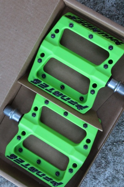 Pedotec Thunder 183 Nylon Flat Platform Pedal(verde) - Img 2