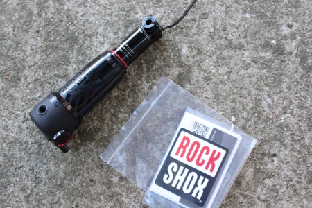RockShox Deluxe Select DebonAir 165x45 Trunnion Shock - Img 2