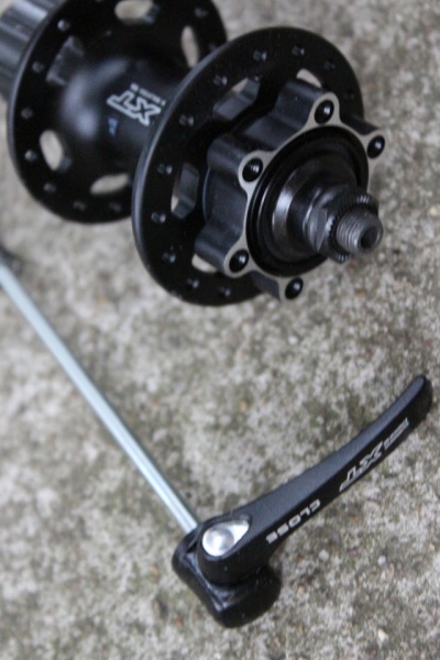 Shimano XT FH-M756A Disc butuc spate + QR alu - Img 3