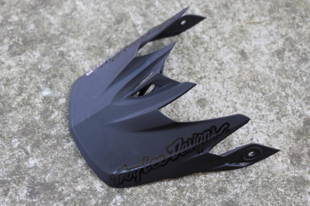 Troy Lee Design's D3 Mono Black visor - Img 2