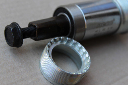 Monobloc Pedalier NECO 115mm rulment, ax patrat - Img 2