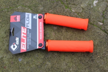 ODI Elite Flow Lock-On manson - neon orange - Img 4