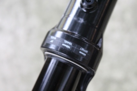 RockShox Lyrik Base 29" suspensie furca - 150mm - 44mm Offset - Tapered - 15x110mm Boost - Img 3