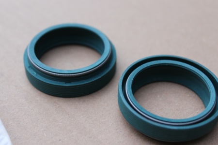 SKF Fork Seal Kit RockShox 38mm diametru - Img 5