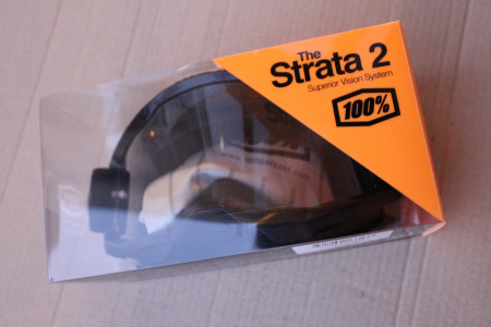100% Strata 2 Stealth Black - Goggle Clear Lens + sticker - Img 2
