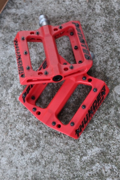 Pedotec Thunder 183 Nylon Flat Platform Pedal(rosu) - Img 3