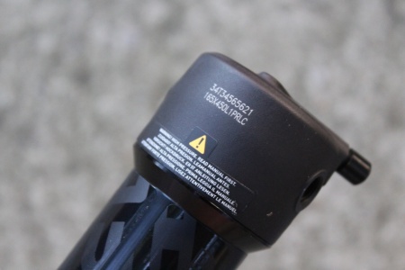 RockShox Deluxe Select DebonAir 165x45 Trunnion Shock - Img 6