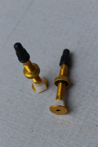 Set Valva tubeless FV 40mm Wake - auriu - Img 3