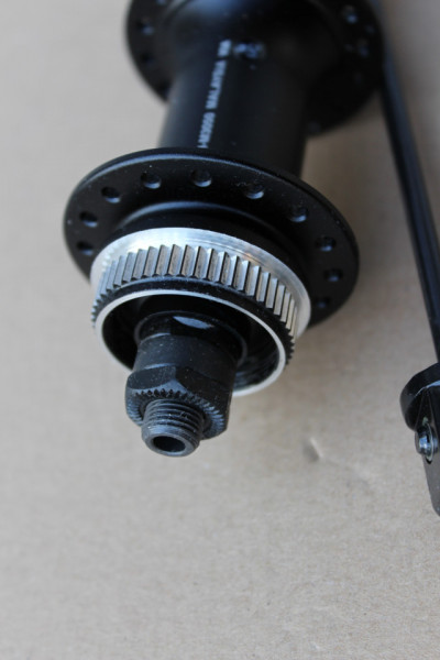 Shimano FH-M3050 CenterLock Disc butuc spate + QR 32 gauri - Img 4