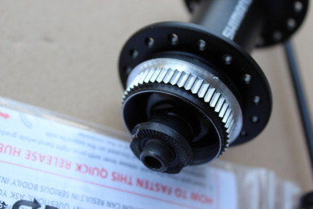 Shimano HB-M3050 CenterLock Disc butuc fata + QR 32 gauri - Img 4