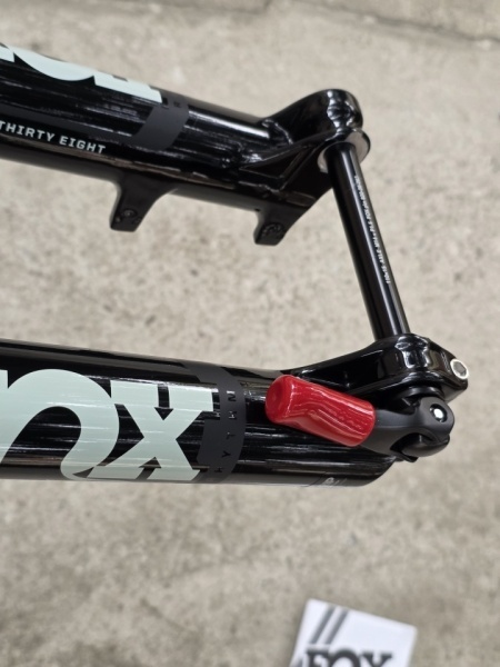 Fox 38 A Float furca suspensie Rhythm Grip Sweep-Adj 29" 170mm 58HT E-Optimized - Img 6