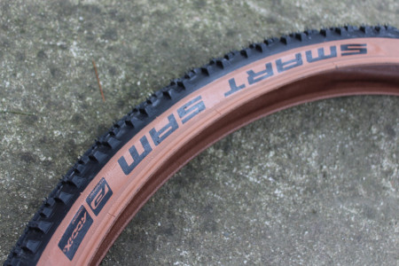 Pneumatico Schwalbe Smart Sam Performance 57-584 – Bici Da Strada E Città, Copertone Classico Skin