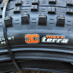 Maxxis Shorty 27.5x2.40" TR EXO 3C MaxxTerra 60 Folding - Img 3