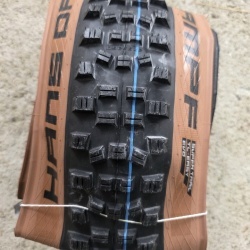 Schwalbe Hans Dampf Evo Super Trail 27.5x2.60" TLE Addix SpeedGrip - pliabil - Img 2