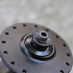 Shimano Deore M525A Disc butuc fata + QR alu
