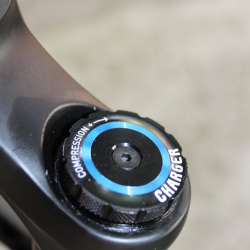 RockShox Lyrik Select RC 29″ DebonAir 170mm Boost 15X110mm Tapered - Ax Maxle Ultimate - Img 8