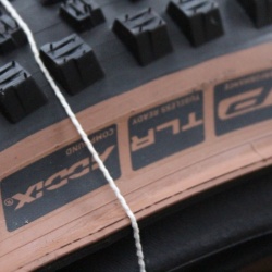 Schwalbe Wicked Will Performance Addix 29x2.40" TLR - pliabil Bronze Skin