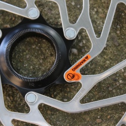 Shimano SM-RT30-L Centerlock - 203mm disc rotor - fara lockring
