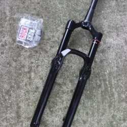 RockShox Lyrik Base 29" suspensie furca - 150mm - 44mm Offset - Tapered - 15x110mm Boost - Img 2