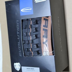 Schwalbe Magic Mary Evo 27.5x2.40 Bronze Addix Soft - Super Gravity DH TL-Easy - Img 4