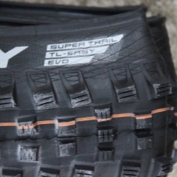 Schwalbe Magic Mary - Evolution | Addix Soft | Super Trail | TLEasy - ECE-R75 - 27.5x2.40" pliabil - Img 4