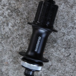 Shimano HB-M3050 CenterLock Disc butuc fata + QR 36 gauri - Img 2