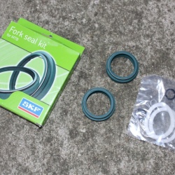 SKF Fork Seal Kit RockShox 38mm diametru - Img 2