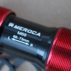 Meroca CNC Hollowtech 2 monobloc rulment - rosu - Img 2