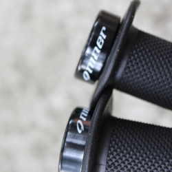 Niner Flange Soft Compound Lock-On mansoane - negru