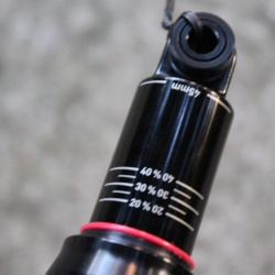 RockShox Deluxe Select DebonAir 165x45 Trunnion Shock - Img 5