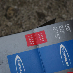 Schwalbe Extralight 27.5/28/29" 40/62-584/635 (27.5x2.00-29x2.40)FV camera MTB - Img 3